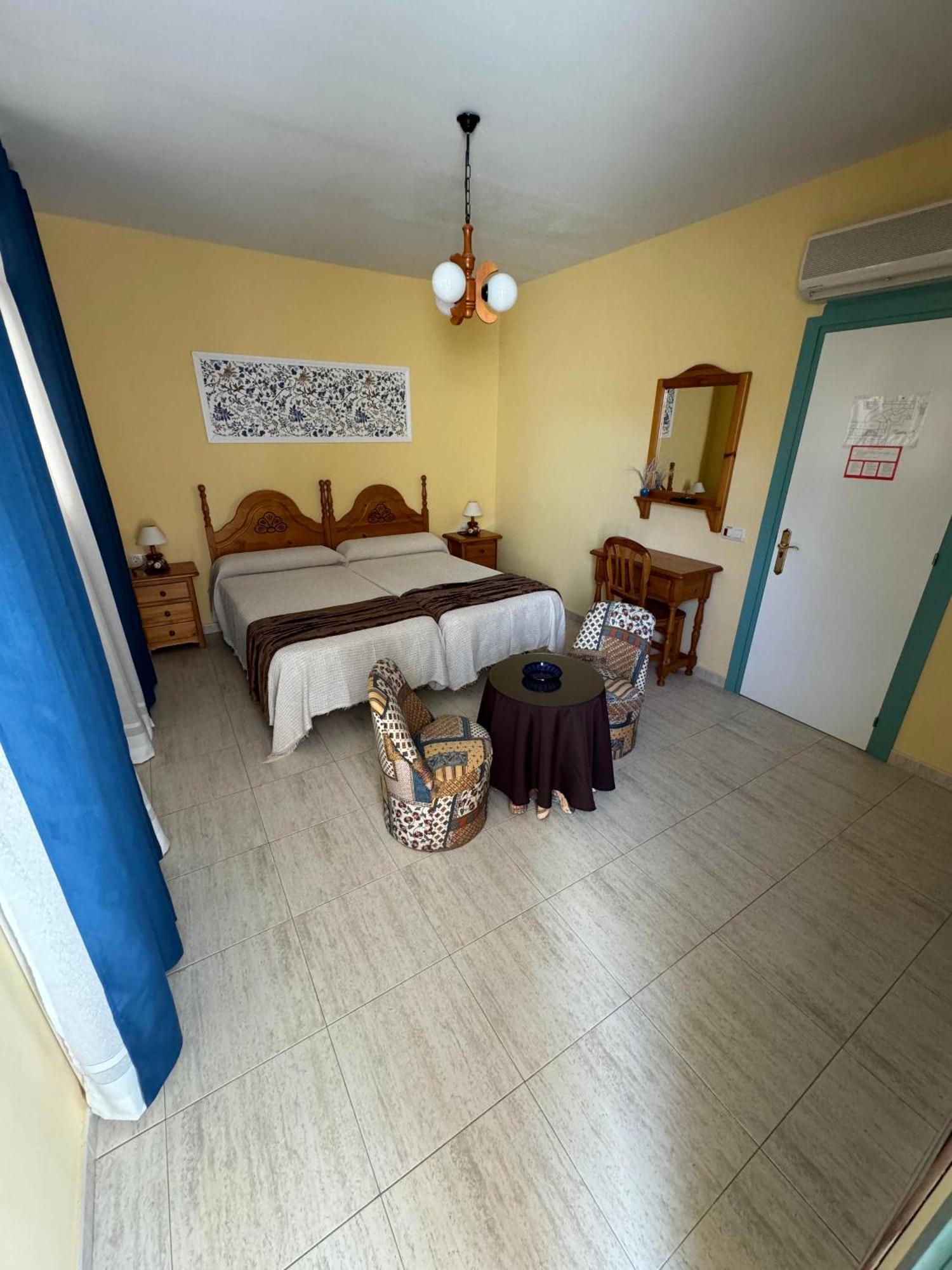 Hostal Joaquin Las Ventas con Pena Aguilera ภายนอก รูปภาพ