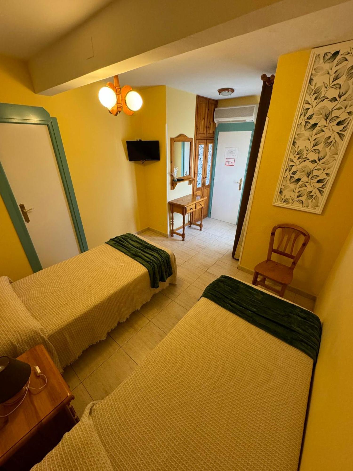 Hostal Joaquin Las Ventas con Pena Aguilera ภายนอก รูปภาพ